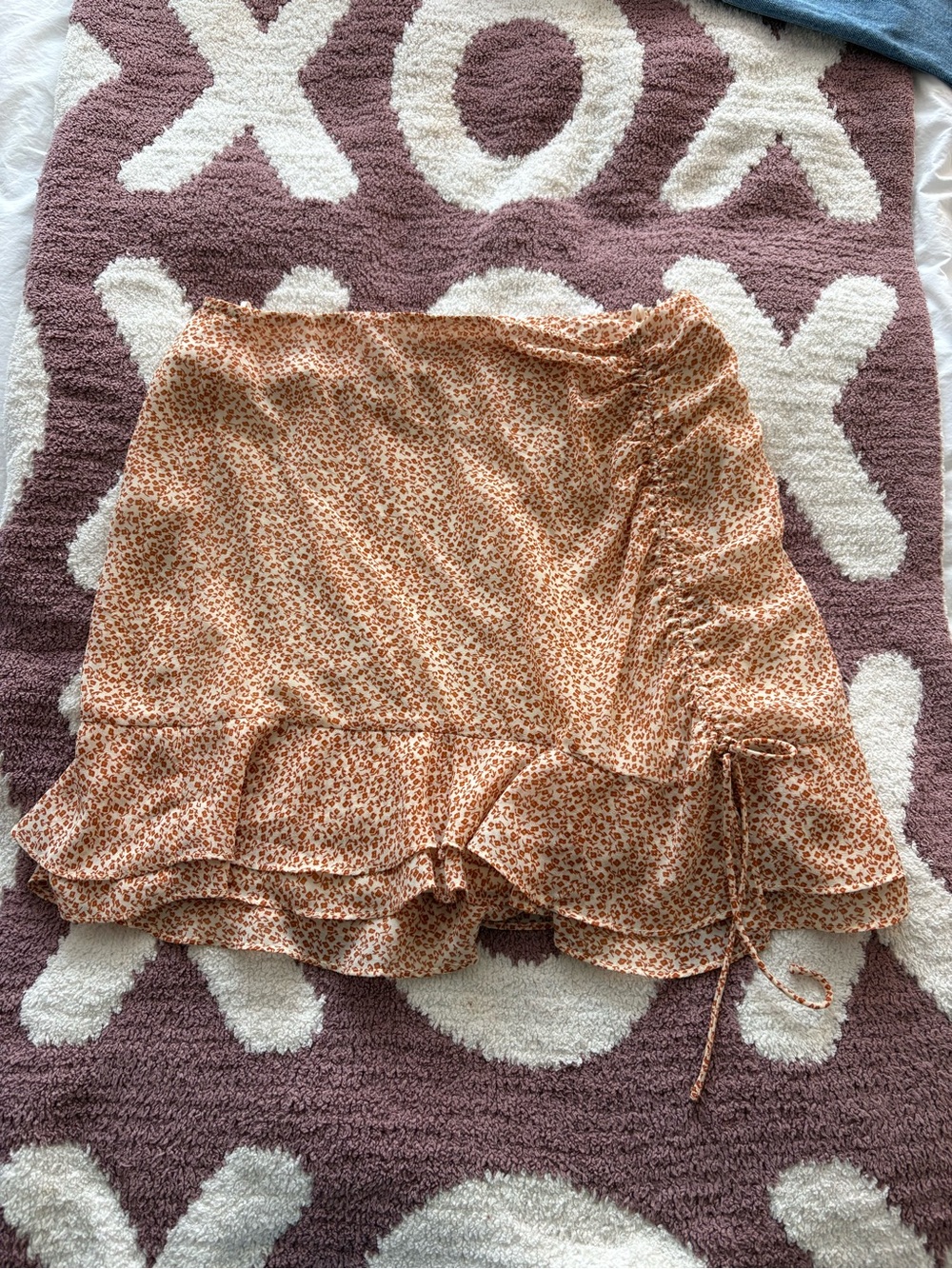 Cotton Candy Petite Floral Ruffle Mini Skirt in Cream and Brown